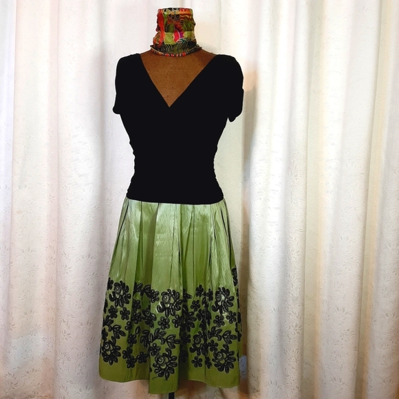 Midi short-sleeved formal dress - Picture 1 of 5